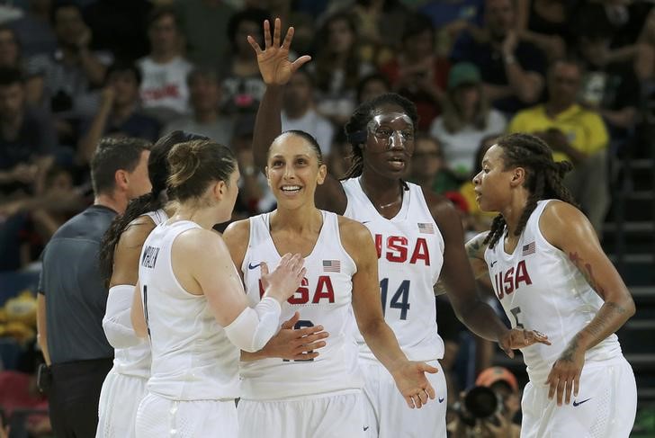 © Reuters. Basketball - Women's Gold Medal Game USA v Spain