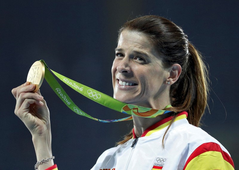 © Reuters. Beitia gana histórico oro para España en salto en alto