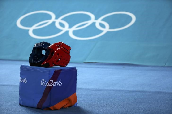 © Reuters. Capacetes de taekwondo em arena usada durante a Olimpíada Rio 2016
