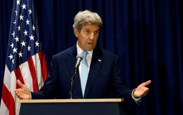 © Reuters. U.S. Secretary of State John Kerry addresses a news conference in Kenya's capital Nairobi