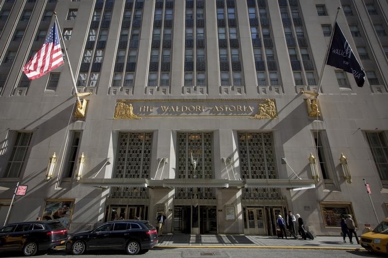 © Reuters. The Waldorf Astoria is pictured at 301 Park Avenue in New York