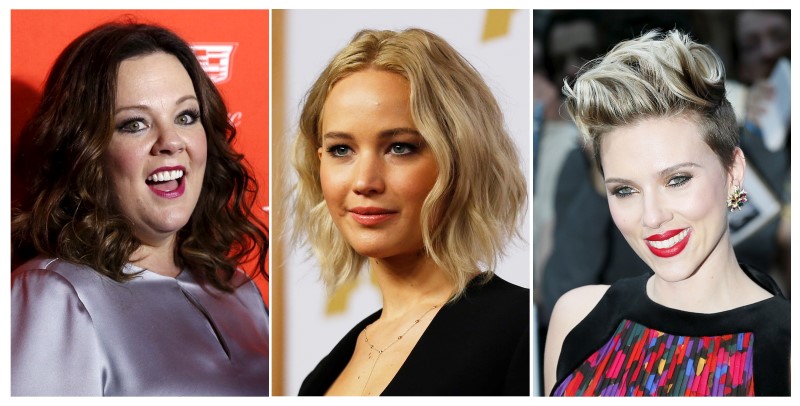 © Reuters. Atrizes Melissa McCarthy, Jennifer Lawrence e Scarlett Johansson