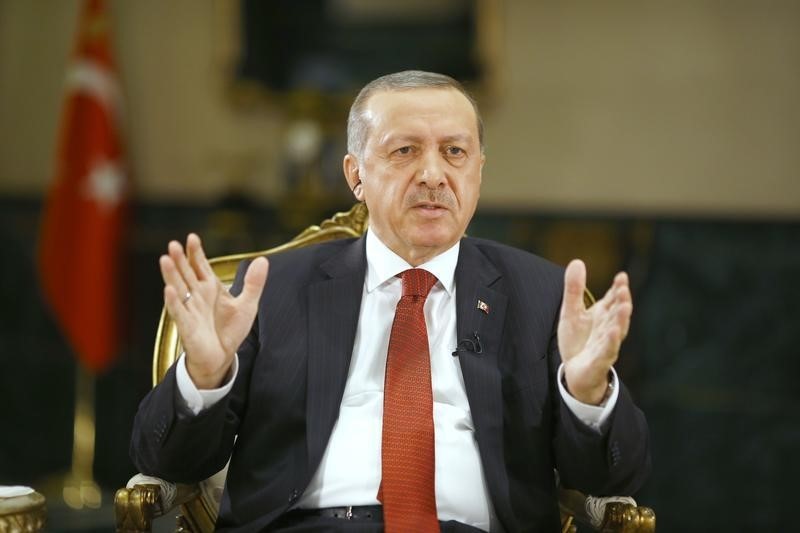 © Reuters. إردوغان يرحب بقرار البنك المركزي خفض سعر الفائدة ويدعو للمزيد