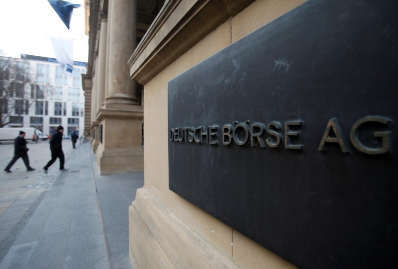 © Reuters. The plaque of the Deutsche Boerse AG is pictured at the entrance of the Frankfurt stock exchange