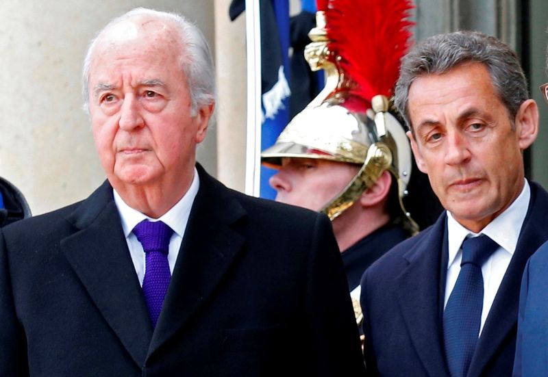 © Reuters. SOUTIEN D'EDOUARD BALLADUR À NICOLAS SARKOZY POUR LA PRIMAIRE