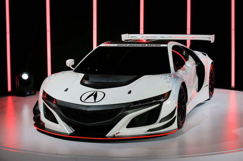 © Reuters. The 2017 Acura NSX GT3 is seen during the 2016 New York International Auto Show media preview in Manhattan, New York