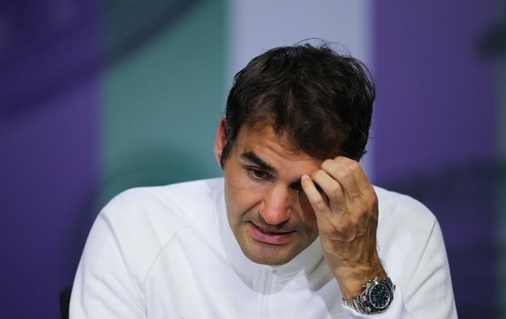 © Reuters. Federer planea volver a jugar en enero en Australia