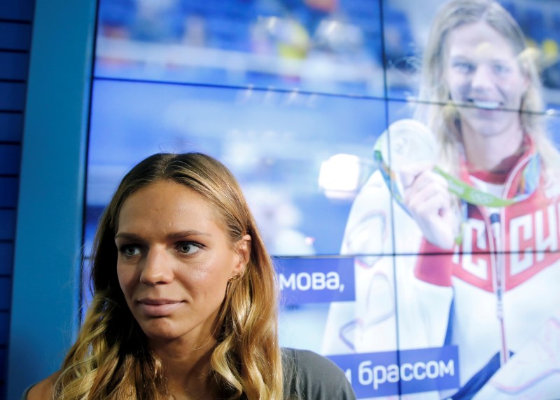 © Reuters. Russia's Olympic medalist Efimova attends a news conference in Moscow