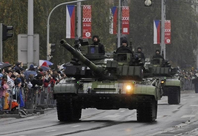 © Reuters. Czech Army military vehicles parade along Evropska street marking the 90th anniversary of the 1918 creation of the Czechoslovak independent state in Prague