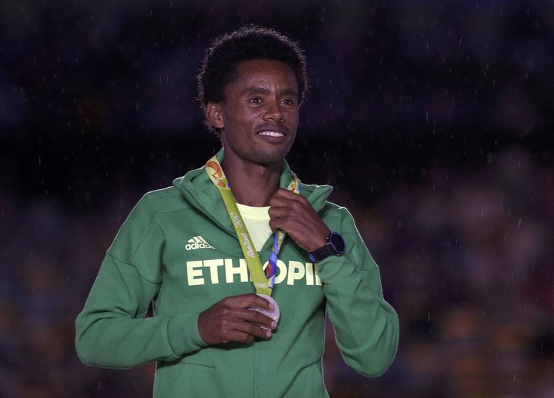 © Reuters. Athletics - Men's Marathon Victory Ceremony