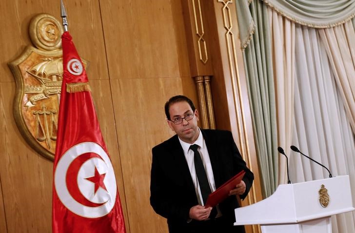 © Reuters. رئيس وزراء تونس يحذر من التقشف وخفض الوظائف إذا استمرت الصعوبات