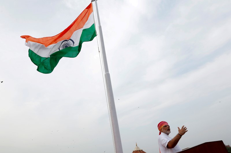 © Reuters. Indian Prime Minister Modi addresses the nation from the historic Red Fort during Independence Day celebrations in Delhi