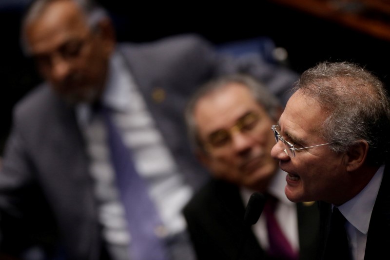 © Reuters. Brazil's Senate President Calheiros speaks during the final session of debate and voting on suspended President Dilma Rousseff's impeachment trial in Brasilia