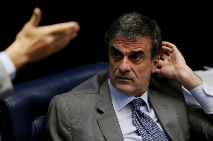 © Reuters. José Eduardo Cardozo, advogado da presidente afastada Dilma Rousseff, durante julgamento do impeachment no Senado, em Brasília