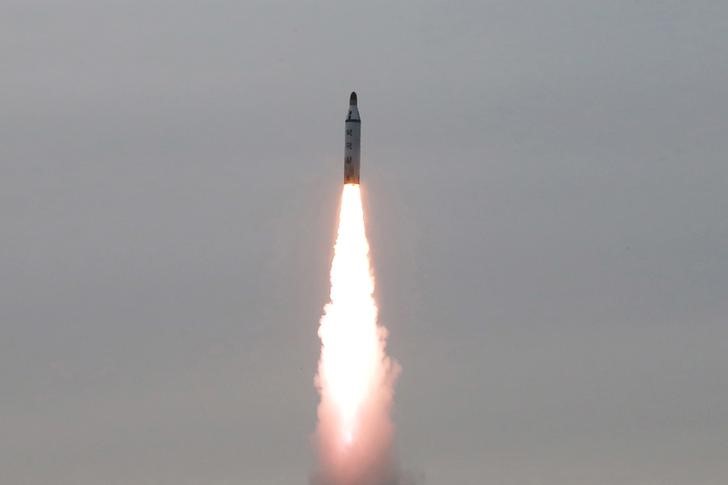 © Reuters. مجلس الأمن يدين إطلاق كوريا الشمالية صواريخ