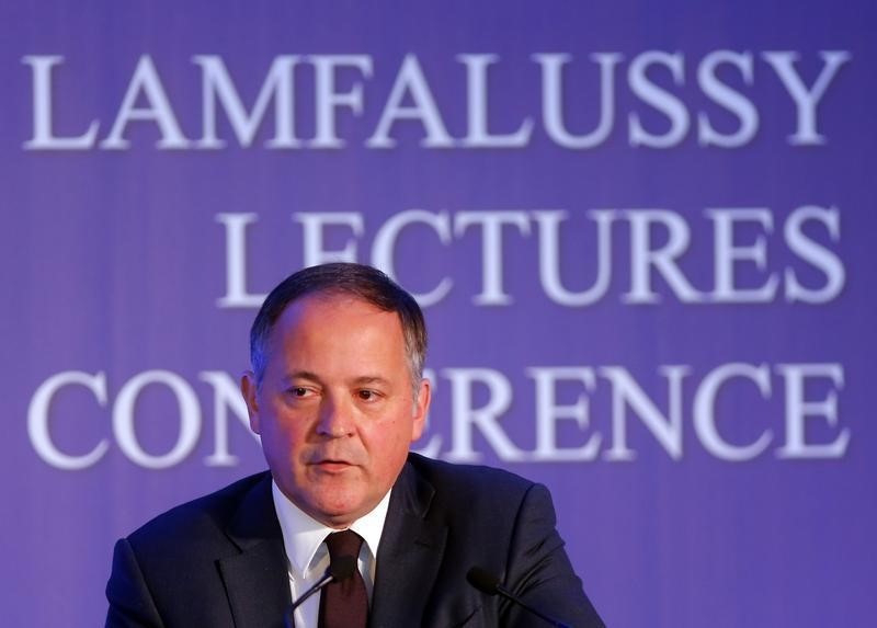 © Reuters. Coeure, member of the Executive Board of the European Central Bank, attends a Lamfalussy Lectures Conference in Budapest