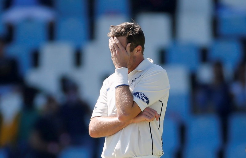 © Reuters. Cricket - New Zealand v South Africa - second cricket test match - Centurion Park , Centurion , South Africa - 28/8/2016 New Zealand's Tim Southee reacts during their cricket match against South Africa