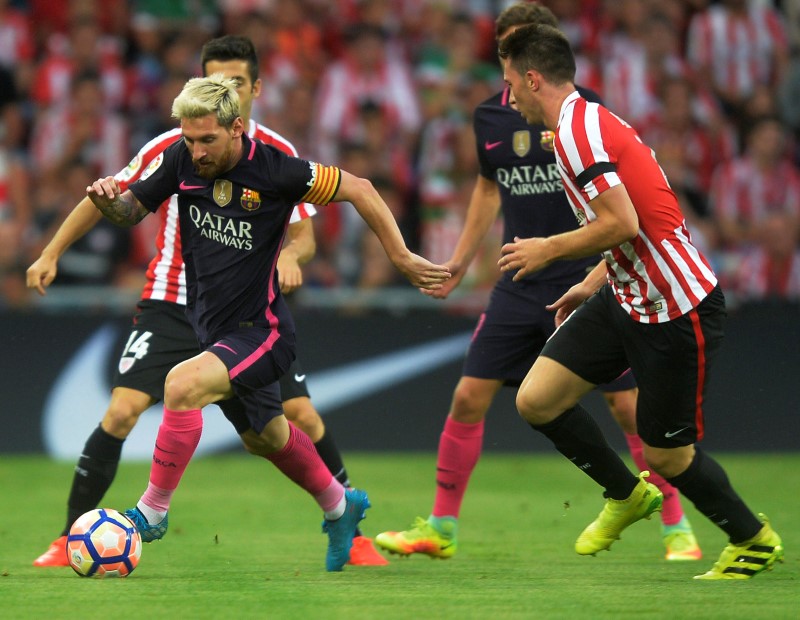 © Reuters. Foto del domingo de Lionel Messi en la victoria de Barcelona sobre Atletic Bilbao