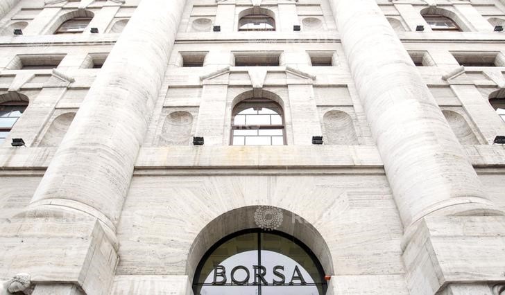 © Reuters. Milan stock exchange building is seen in downtown Milan
