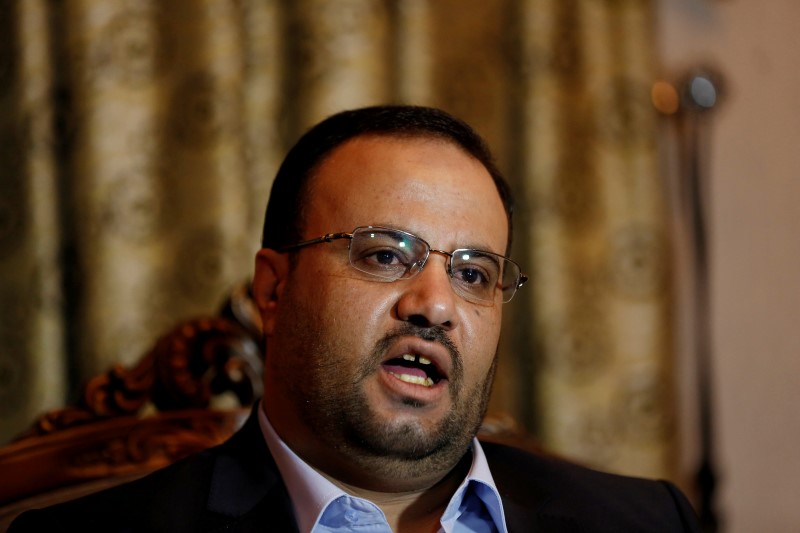 © Reuters. مقابلة-مسؤول حوثي يشيد بمسعى السلام ويقول إنه يريد أن يشعر السعوديون بالألم