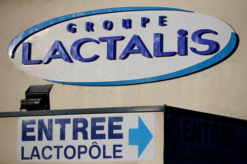 © Reuters. PRODUCTEURS DE LAIT ET LACTALIS TROUVENT UN ACCORD