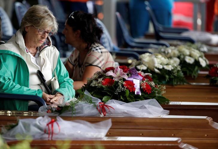 © Reuters. Funeral de vítimas de terremoto em Amatrice