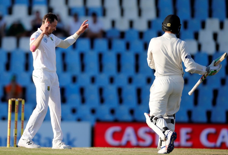 © Reuters. Cricket - New Zealand v South Africa - second cricket test match