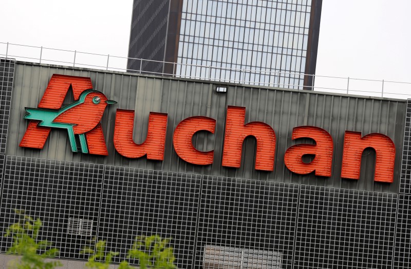 © Reuters. LES RÉSULTATS D’AUCHAN EN RECUL