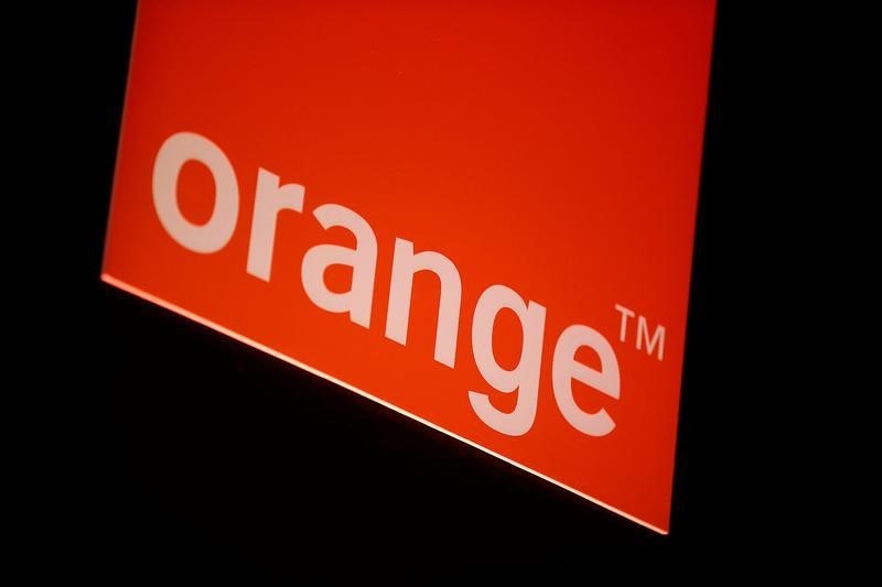 © Reuters. The logo of French telecom operator Orange is seen in Paris