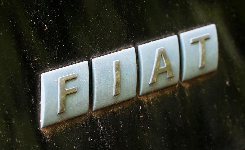 © Reuters. Fiat logo is seen on trunk deck at scrapyard in Fuerstenfeldbruck