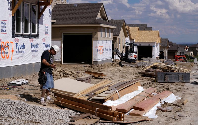 © Reuters. A construction site of new homes is seen at Leyden Rock in Arvada