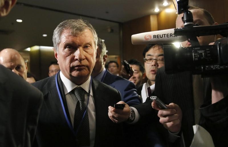 © Reuters. Rosneft Chief Executive Officer Sechin speaks to the media after attending the Japan-Russia investment forum in Tokyo