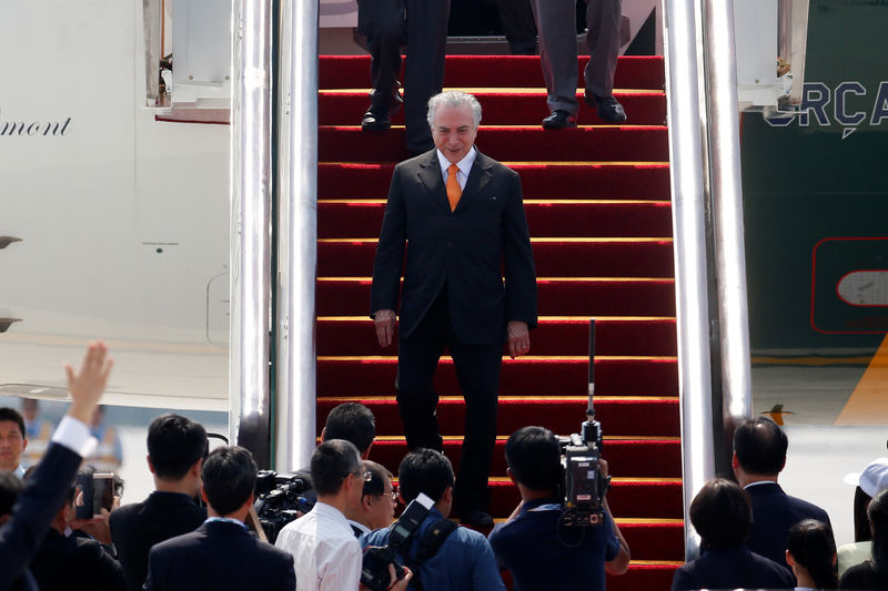 © Reuters. Presidente Michel Temer desembarca no aeroporto de Hangzhou antes de cúpula do G20