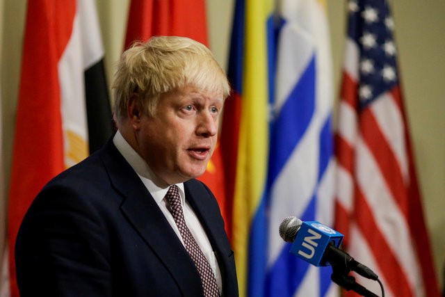 © Reuters. British Foreign Secretary Johnson gives his remarks during a stake-out at United Nations headquarters in New York U.S.