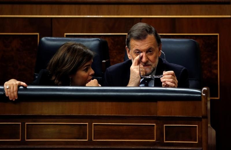 © Reuters. القائم بأعمال رئيس وزراء اسبانيا يخسر ثاني تصويت على الثقة بالبرلمان