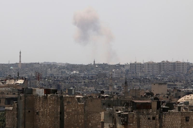 © Reuters. المرصد السوري: قوات الحكومة تستعيد السيطرة على مناطق في جنوب غرب حلب