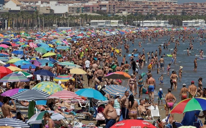 © Reuters. El gasto de los turistas en España supera los 10.000 millones en julio
