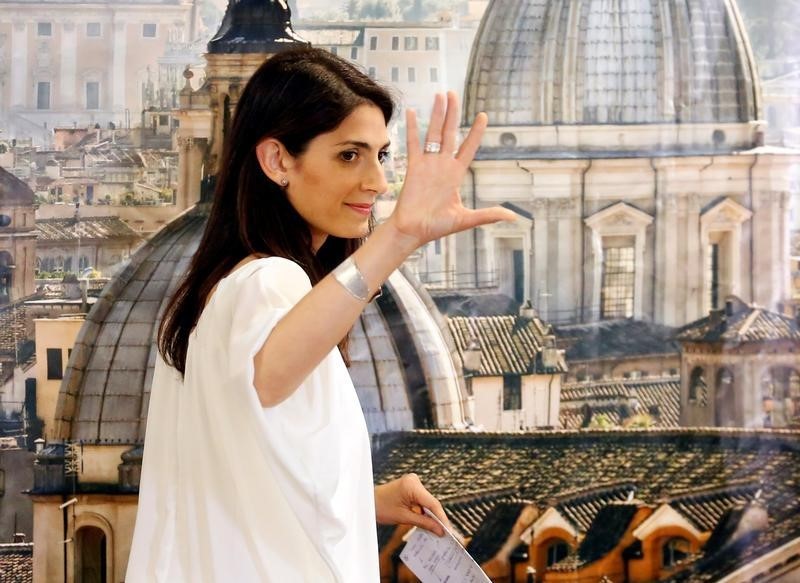 © Reuters. Rome's newly elected mayor Virginia Raggi, of 5-Star Movement, gestures during a news conference in Rome