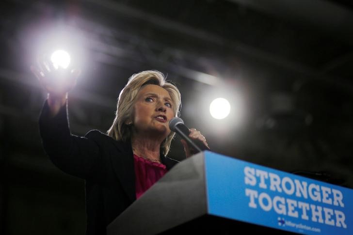 © Reuters. Candidata democrata à Presidência dos Estados Unidos, Hillary Clinton, discursa em evento de campanha em Tampa, na Flórida