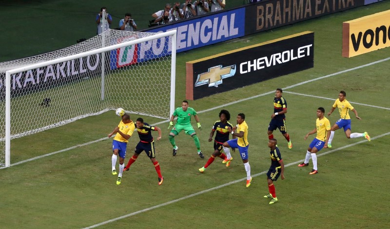 © Reuters. Football Soccer - World Cup 2018 Qualifiers - Brazil v Colombia