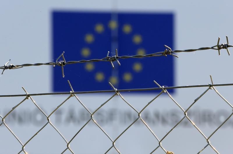 © Reuters. Austria amenaza con demandar a Hungría por los inmigrantes
