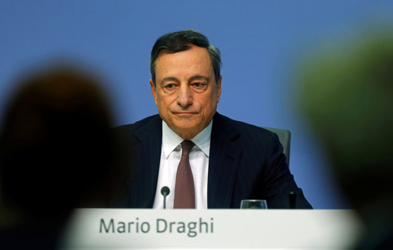 © Reuters. European Central Bank President Draghi attends a news conference at the ECB headquarters in Frankfurt