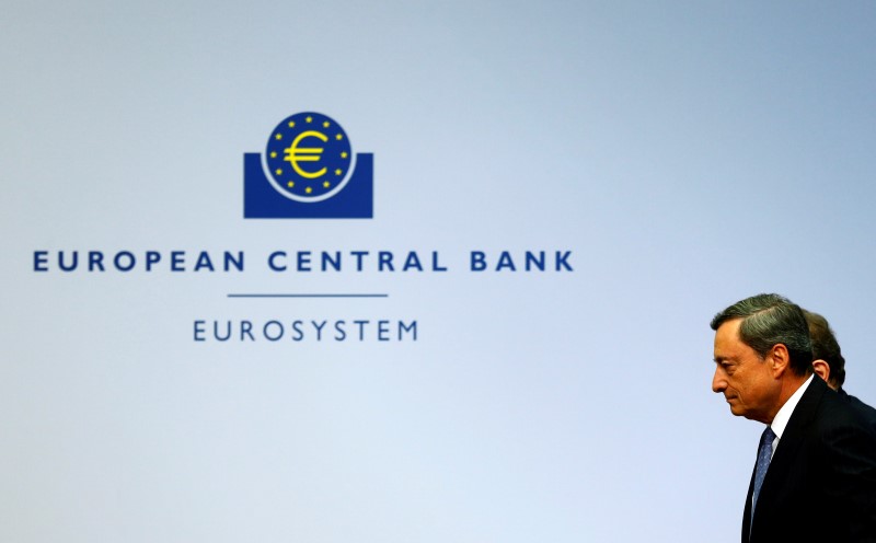 © Reuters. El BCE estudia opciones para extender su programa de compras de activos