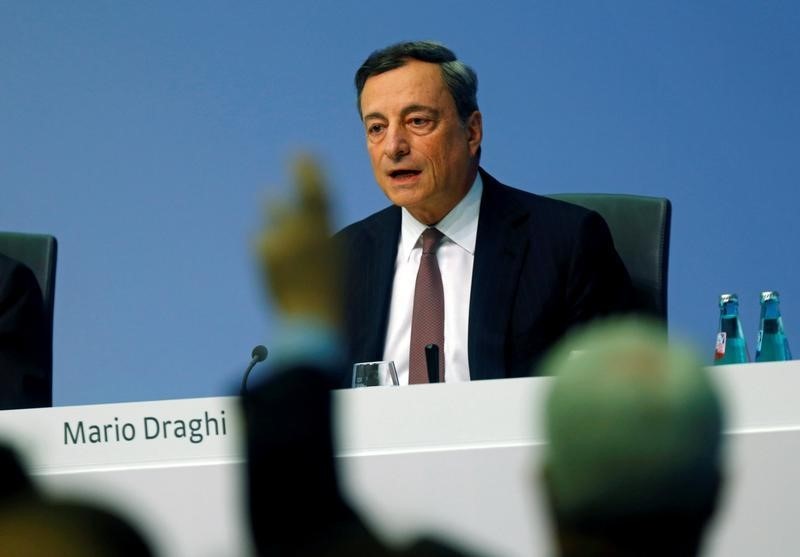 © Reuters. European Central Bank President Draghi attends a news conference at the ECB headquarters in Frankfurt