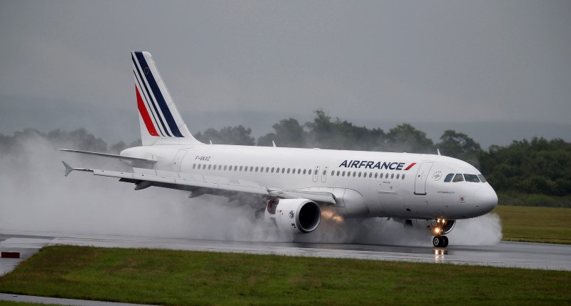 © Reuters. AIR FRANCE-KLM VEUT PRENDRE UN NOUVEAU DÉPART