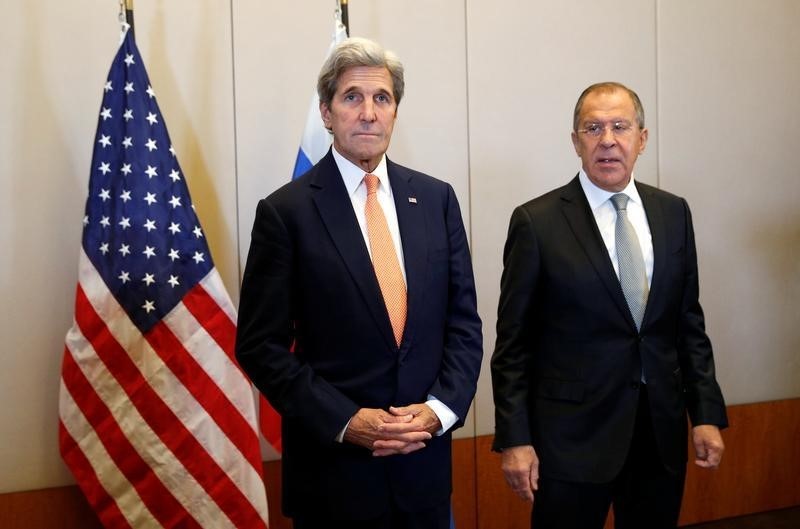 © Reuters. مساع جديدة بين كيري ولافروف بشأن سوريا وأمريكا تحذر من نفاد صبرها