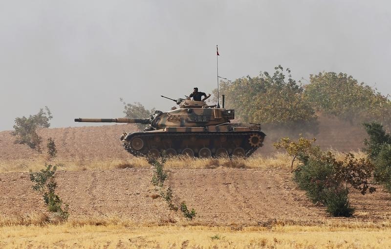 © Reuters. الجيش: مقتل 3 جنود أتراك في هجوم للدولة الإسلامية على دبابة في سوريا