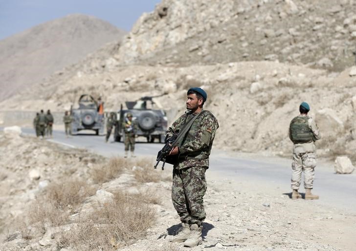 © Reuters. قوات الأمن الأفغانية تعتزم شن عملية لفك الحصار عن عاصمة إقليم أرزكان