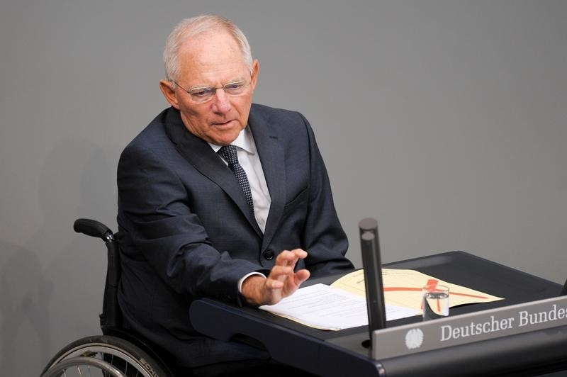 © Reuters. German Finance Minister Wolfgang Schaeuble speaks during a meeting in Berlin