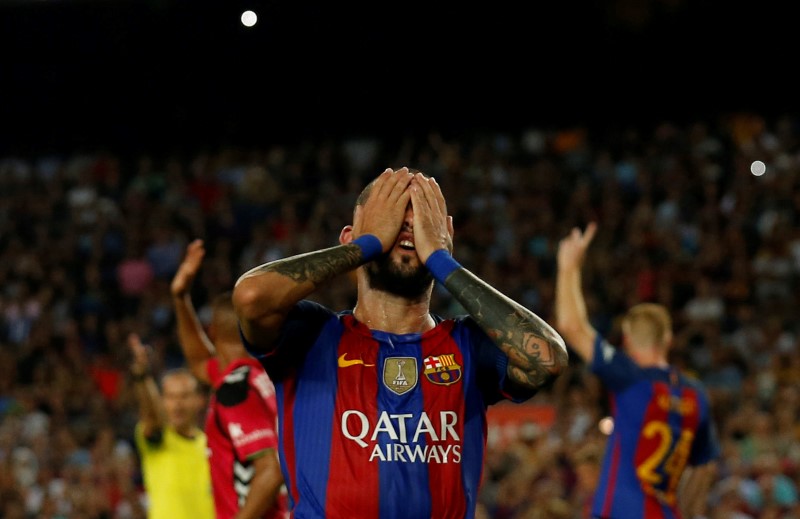 © Reuters. Football Soccer - Barcelona v Alaves - Spanish La Liga Santander - Camp Nou stadium